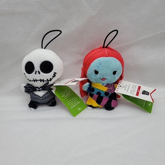 Hallmark Ornaments Small Stars Disney's The Nightmare Before Christmas Set - Picture 1 of 4